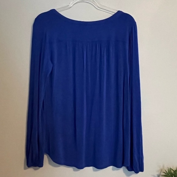 Lily pulitzer stretchy and smooth medium size top - Picture 4 of 9